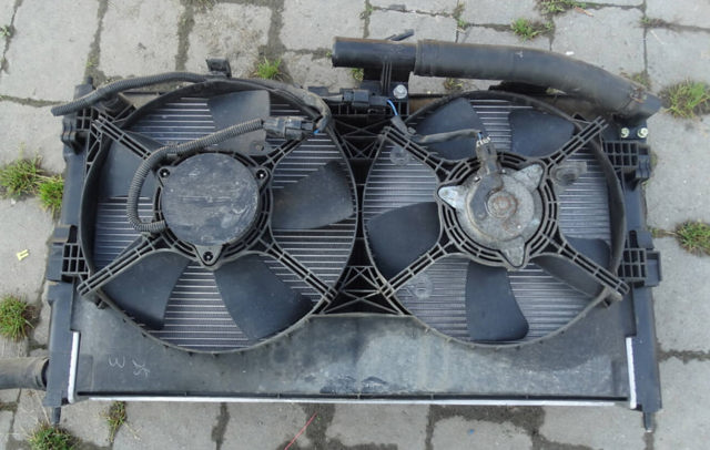Радіатор системи охолодження двигуна MN156092 MITSUBISHI