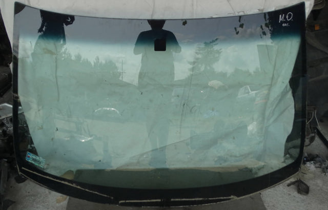Автомобільне скло MN159288 MITSUBISHI