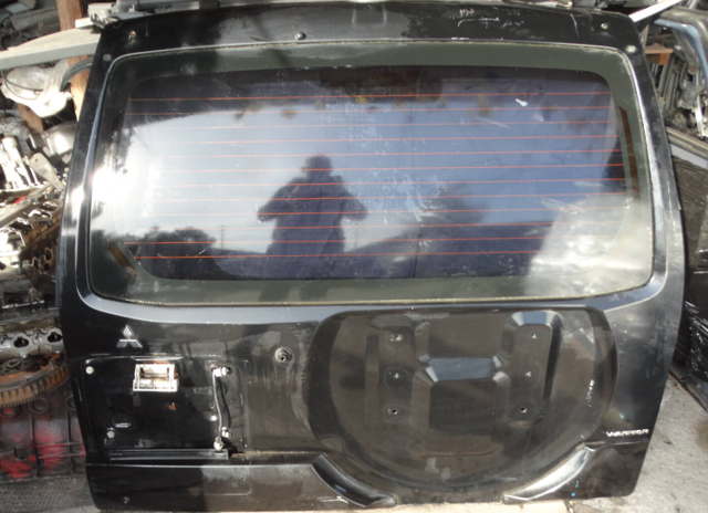 Скло кришки багажника MR492441 MITSUBISHI