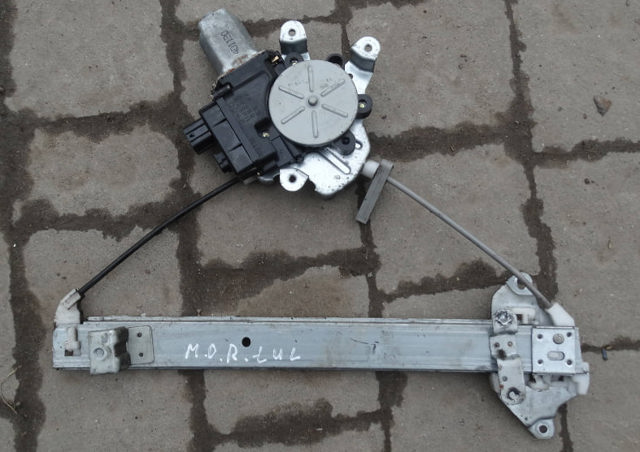 Моторчик склопідйомника двері задніх, правих MR573888 MITSUBISHI