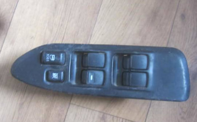 Кнопковий блок керування склопідіймачами передній лівий MR587943 MITSUBISHI