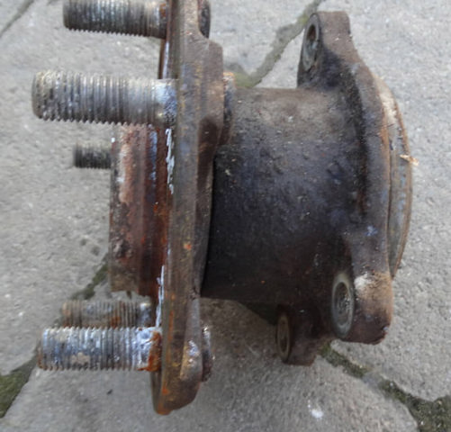 Маточина заднього колеса MR594443 MITSUBISHI