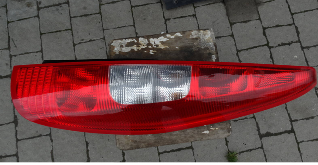 Задні ліхтарі MR957374 MITSUBISHI