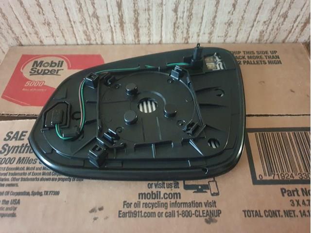 Дзеркальний елемент правий 8793142F30 TOYOTA