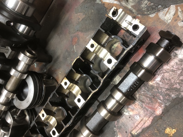 Вал розподільчий 11311438079 BMW