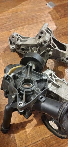 Насос системи охолодження 11517643067 BMW