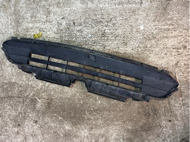 Решітка переднього бампера 5311278040 TOYOTA
