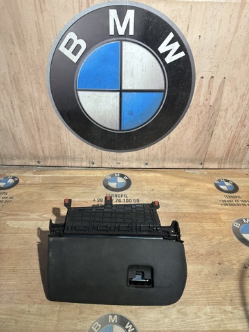 Кришка речового ящика 51166839000 BMW