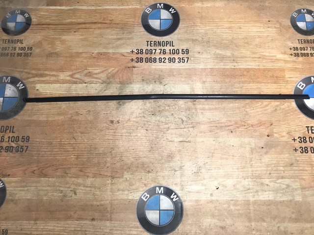 Молдинг опускного скла нижній, двері задньої, правої 51357258294 BMW