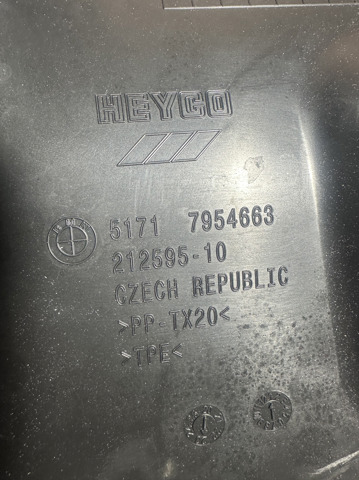 Водостік лобового скла, жабо 51717954663 BMW