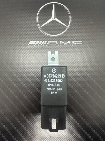 Блок управління вентилятором A0035421919 MERCEDES