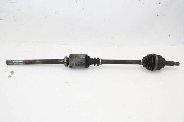 Піввісь передня, права Renault Trafic II