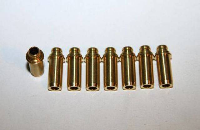 Втулка клапана 813310 KOLBENSCHMIDT