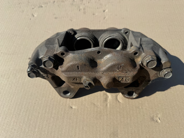 Супорт тормзной 4775060350 TOYOTA