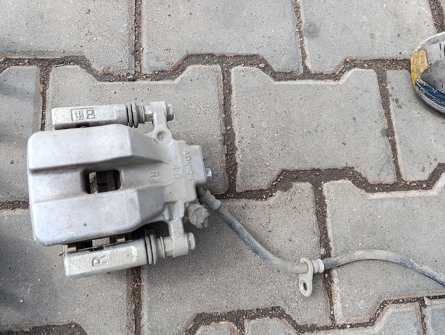 Супорт гальмівний задній правий 4783033280 TOYOTA