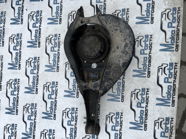 Балансир задній нижній 487300E050 TOYOTA