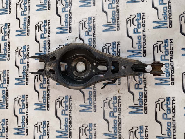Балансир задній нижній 4873042060 TOYOTA