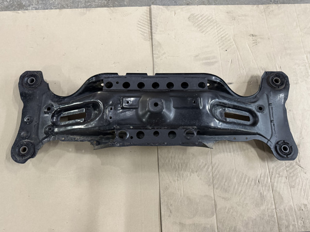 Балка задньої підвіски поперечна 5120633100 TOYOTA
