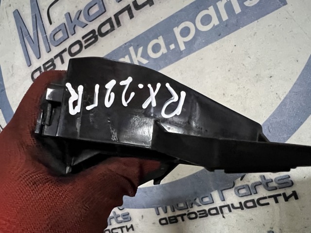 Кронштейн бампера заднього, правий 525620E020 TOYOTA