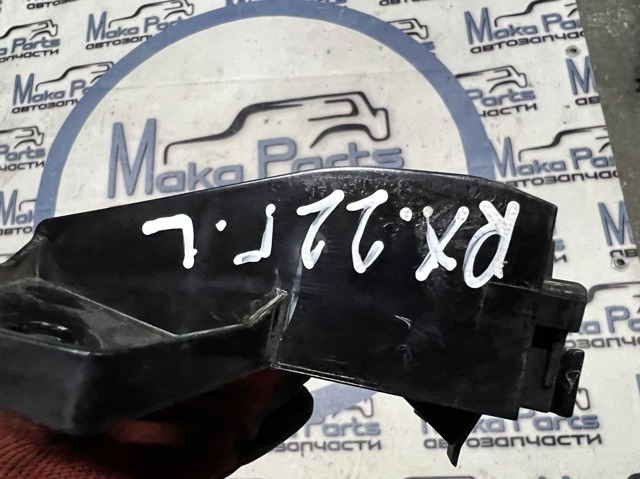 Кріплення бамера ліве 525630E020 TOYOTA
