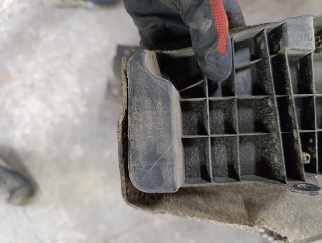 Захист заднього бампера 5259206030 TOYOTA