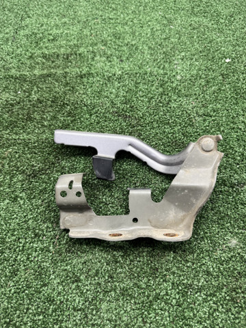 Петля капота, ліва 5342033240 TOYOTA