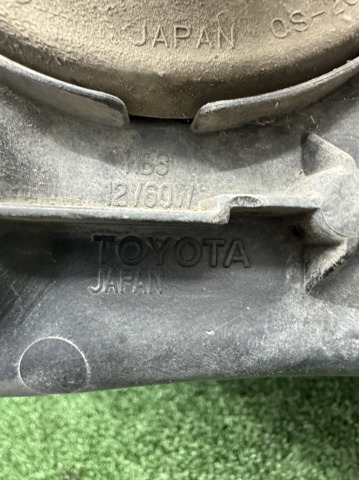 Фара передня права 8113033771 TOYOTA