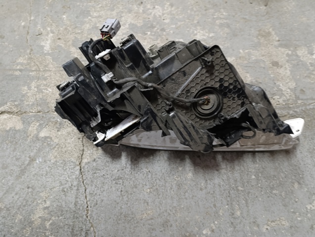 Фари 811500E570 TOYOTA