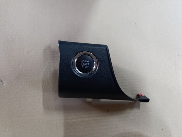 Кнопка запуску двигуна 896110R022 TOYOTA