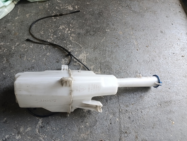 Бачок омивача лобового скла 98610S1000 HYUNDAI