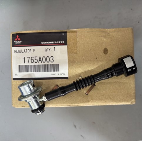 Регулятор тиску палива модуля паливного насосу в баці 1765A003 MITSUBISHI