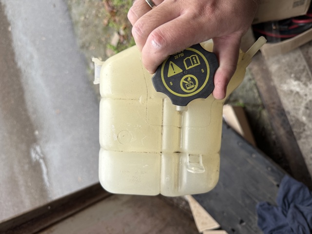 Бачок розширювальний 22950436 GM