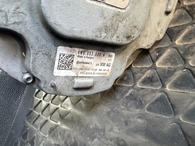 Генератор автомобільний 4N0903028N VAG