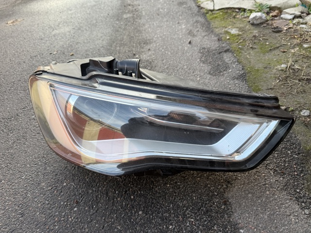 Фара правая 8V0941006 VAG