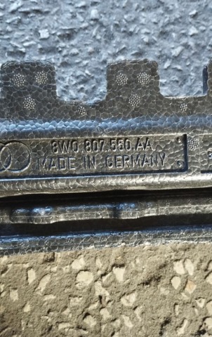 Наповнювач бампера переднього 8W0807550AA VAG