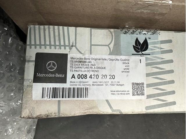 Колодки гальмівні передні, дискові A0084202020 MERCEDES