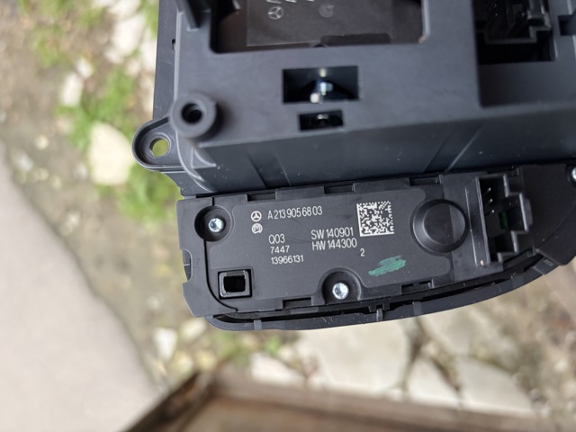 Блок кнопок центральної консолі A2139056803 MERCEDES