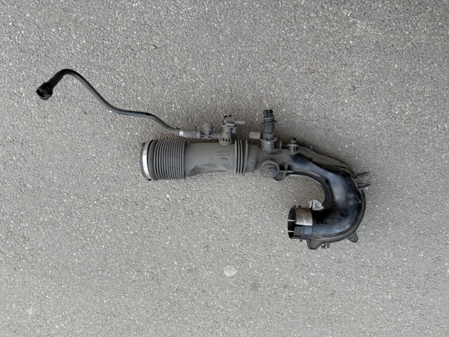 Колектор впускний A2700901029 MERCEDES