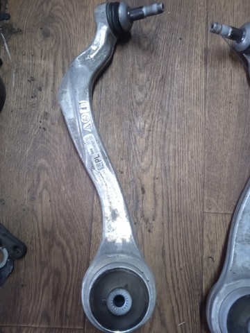 Поперечний важіль 31106894661 BMW