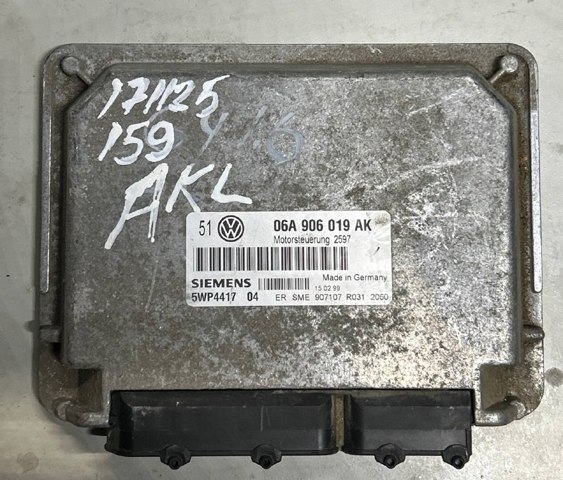 Блок електронного управління 06A906019AK VAG