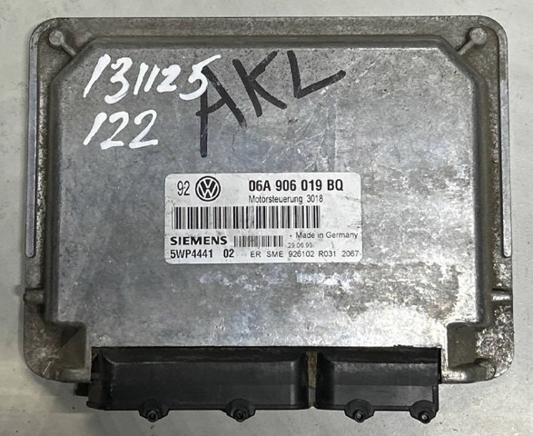 Комп'ютер двигуна 06A906019BQ VAG
