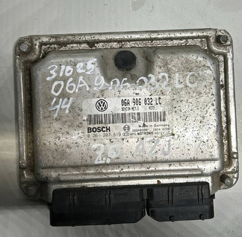 Модуль управління двигуном 06A906032LC VAG