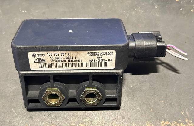 Датчик кутової швидкості повороту автомобіля 1J0907657A VAG