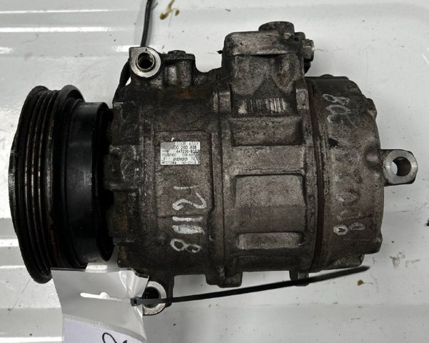 Компресор кліматичної установки 8D0260805J VAG