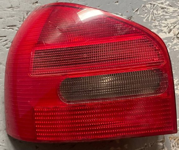 Ліхтар задній лівий 8L0945095A VAG