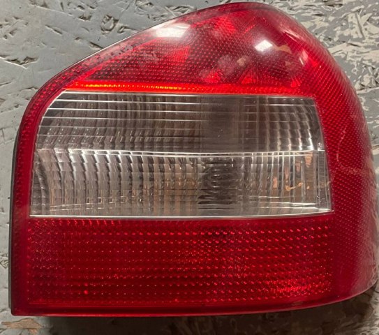 Ліхтар задній правий 8L0945096B VAG