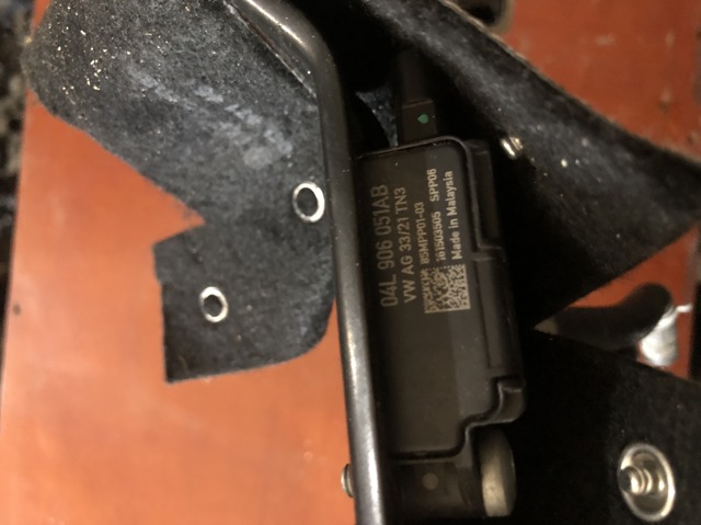 Датчик тиску вихлопних газів 04L906051AB VAG