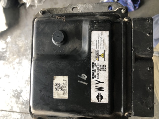 Блок двигуна 237105X06C NISSAN