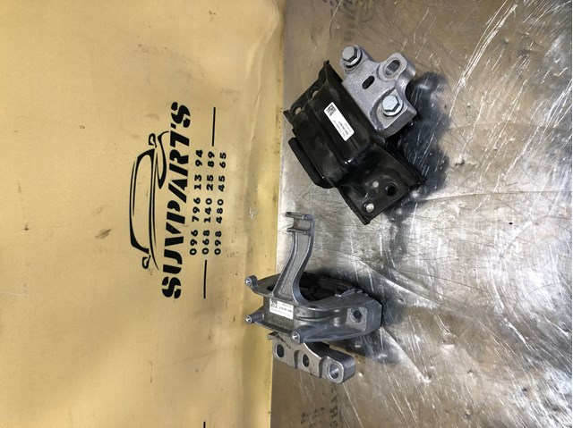 Ліва подушка двигуна 5QA199555F VAG