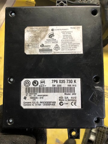 Блок керування Bluetooth 7P6035730K VAG